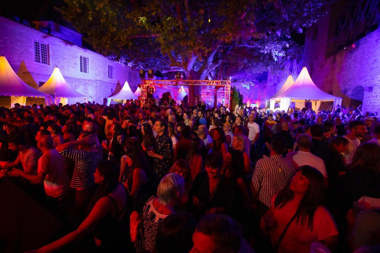 Tout Confort ! Calme, Climatisation, Parking Gratuit, Grande Terrasse, Ascenseur, Wifi Carcassonne Dış mekan fotoğraf